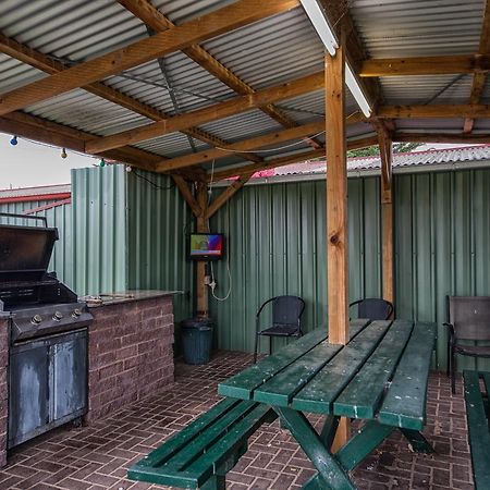 Heywood Motor Inn Екстериор снимка